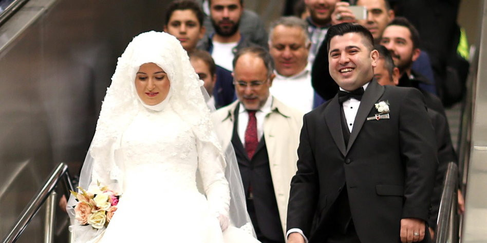 Islamische Hochzeit
 Islamische Rechtsgelehrte in der Türkei Verheiraten ist