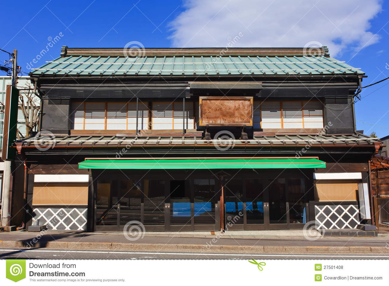 Japanisches Haus
 Japanisches Haus stockfoto Bild von winter haupt