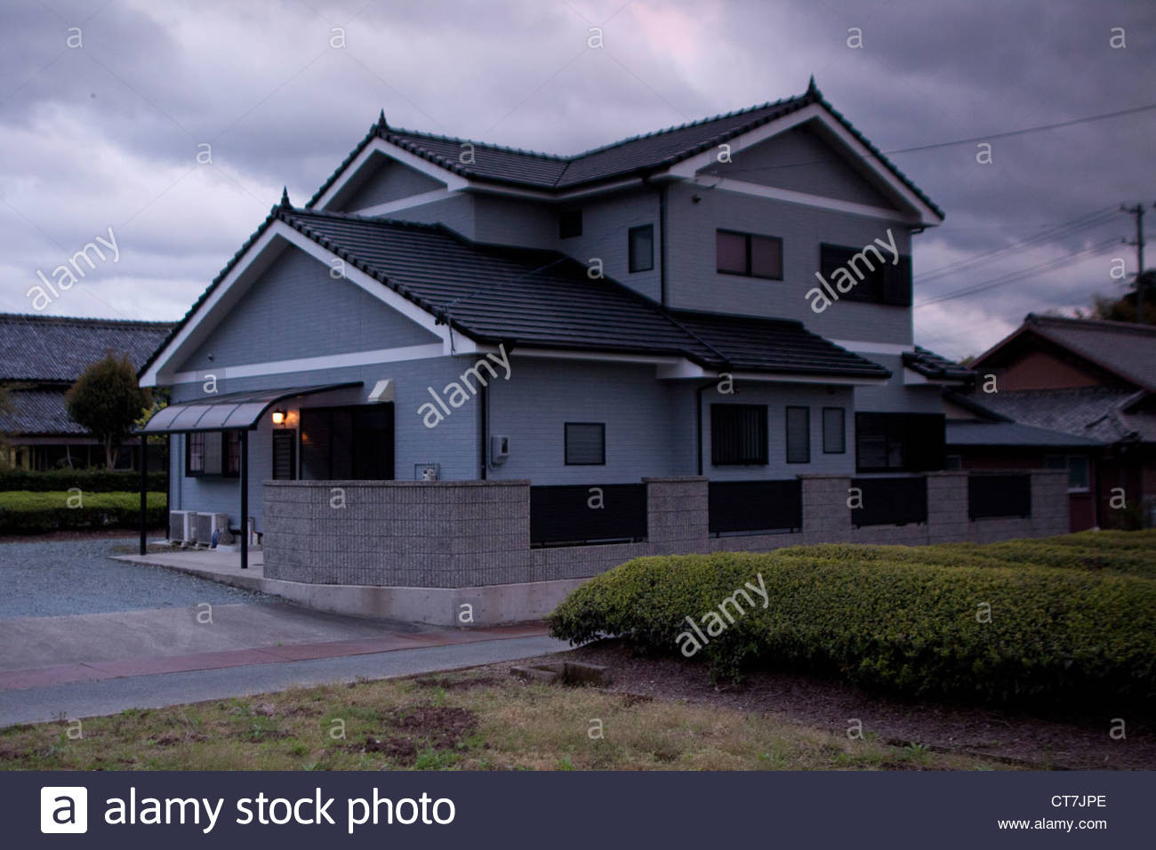 Japanisches Haus
 Modernes japanisches Haus in der ländlichen japanischen