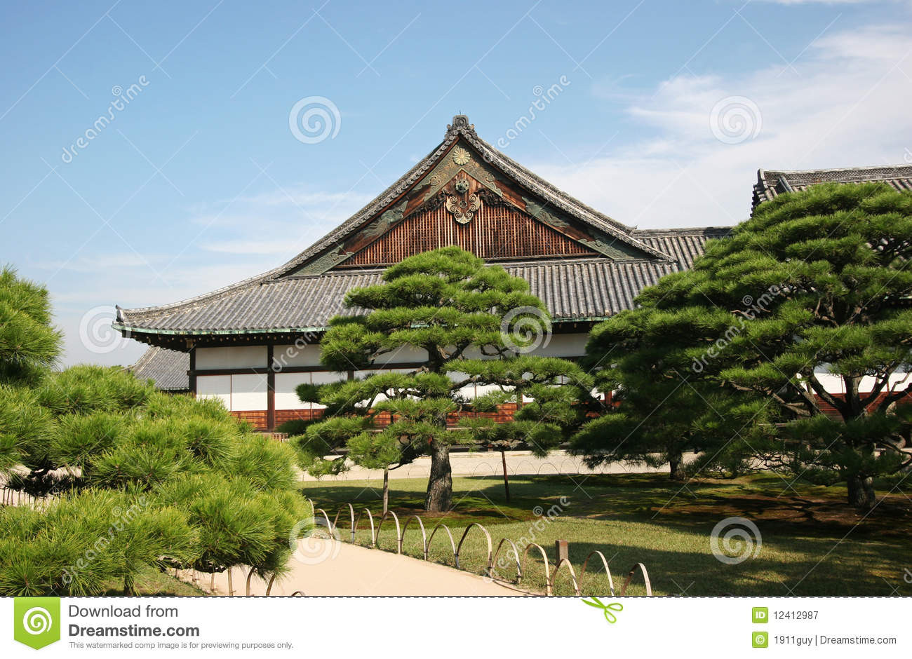 Japanisches Haus
 Traditionelles Japanisches Haus Und Garten Stockbild