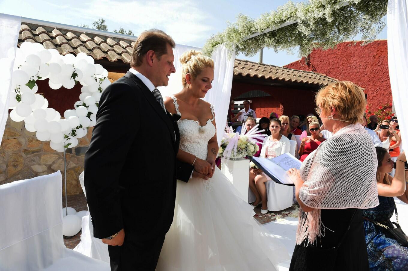 Jens Büchner Hochzeit
 "Goodbye Deutschland" "Ich könnte ihn erwürgen " Warum