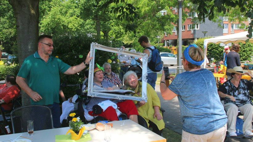 Jochen Klepper Haus Bochum
 Das Jochen Klepper Haus in Obermeiderich feiert Jubiläum