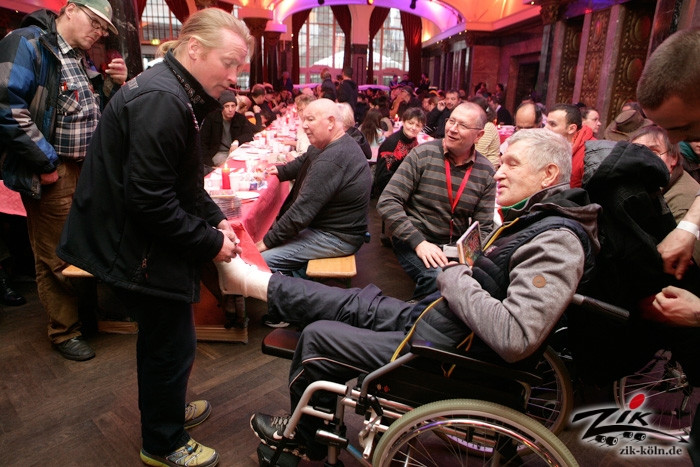 Joey Kelly Hochzeit
 Berscherung für Obdachlose mit Joey Kelly