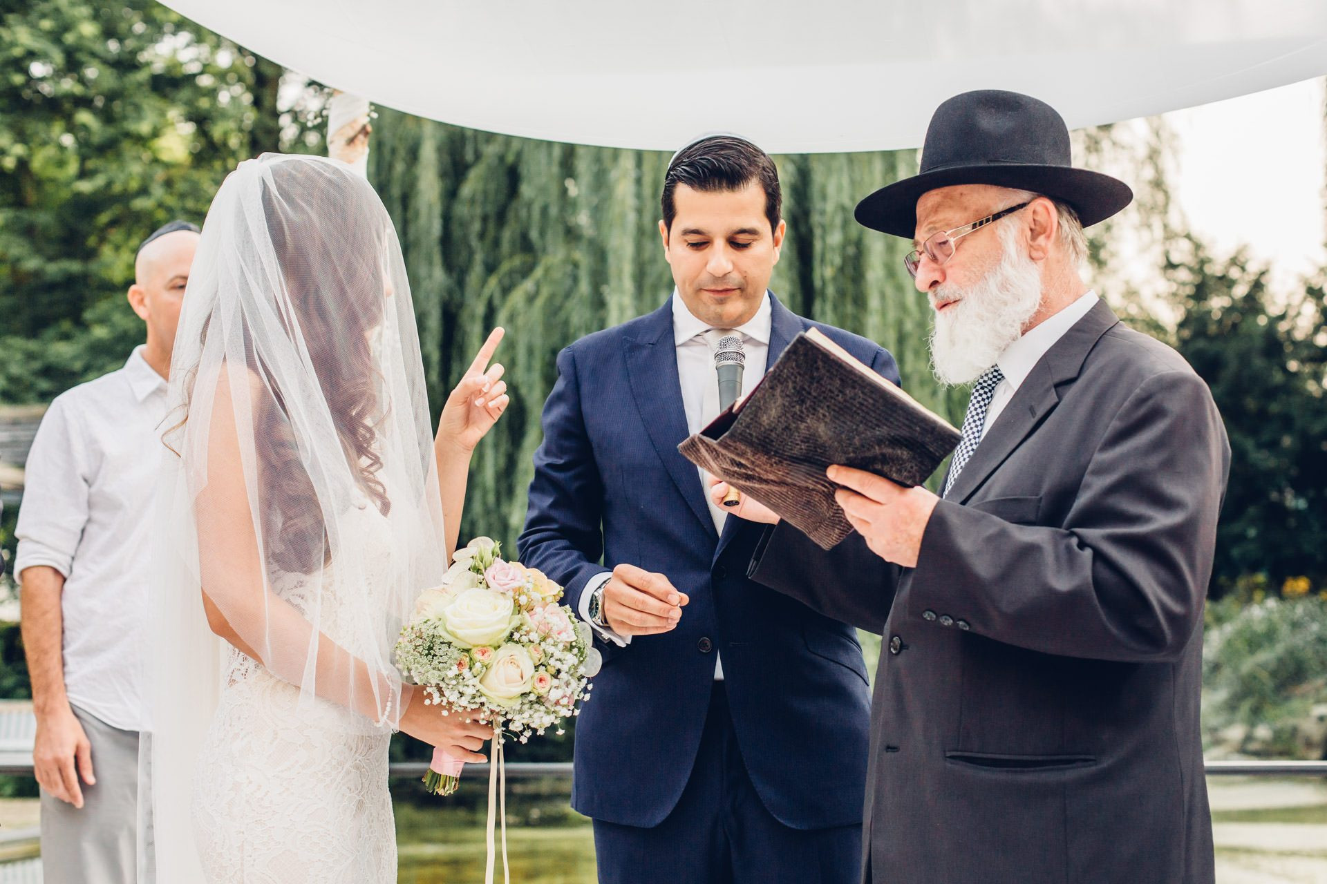 Jüdische Hochzeit
 Jüdische Hochzeit in Bad Homburg – Hochzeitsfotografin