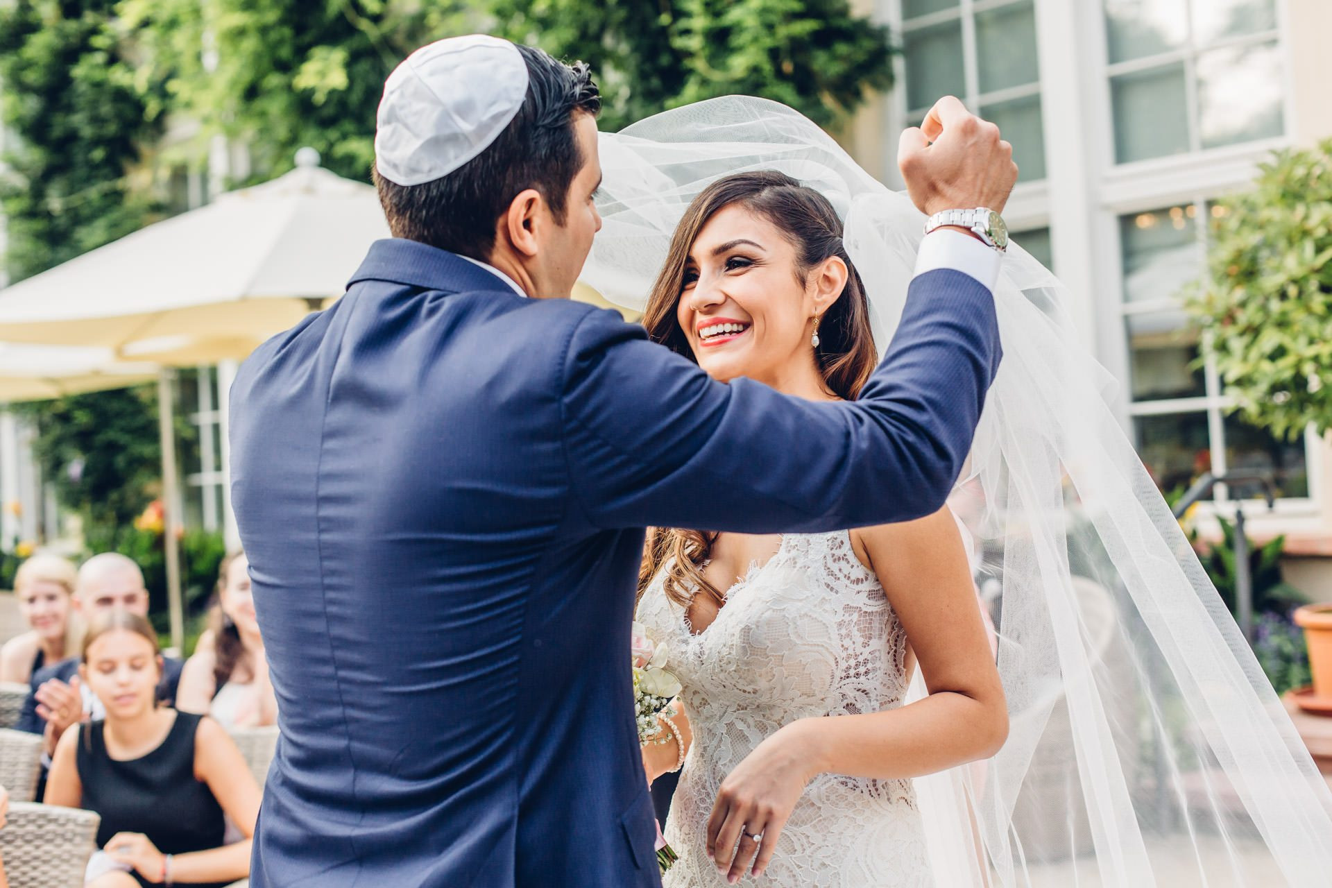 Jüdische Hochzeit
 Jüdische Hochzeit in Bad Homburg – Hochzeitsfotografin