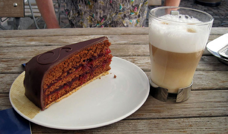 Kaffee Und Kuchen
 Kaffee und Kuchen The Sweetness of a German Tradition