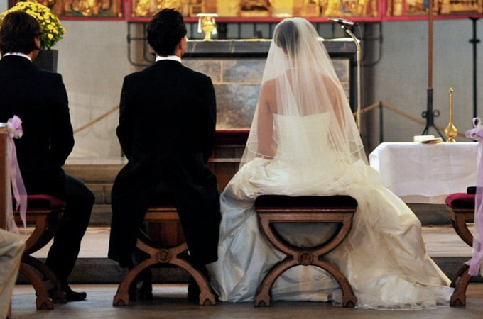 Katholische Hochzeit
 Trauung Kirche Hochzeit Brautpaar Foto › Der Stilpirat