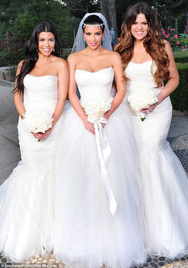 Kim Kardashian Hochzeitskleid
 Inside Kim Kardashian s fairytale wedding to Kris