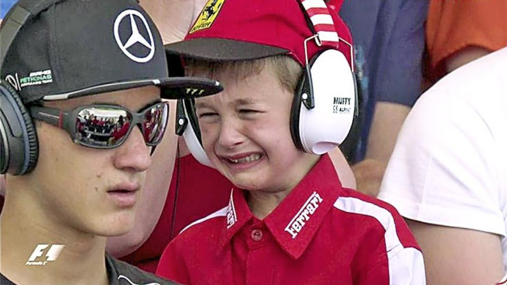 Kimi Räikkönen Hochzeit
 Kimi Räikkönen Er trocknet Tränen seines kleinen Fans