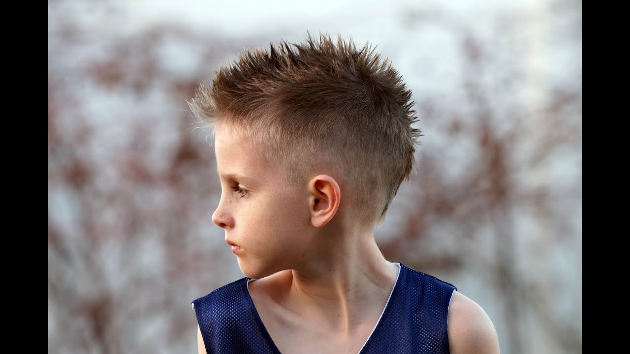 Kinder Frisuren
 HOW TO CUT A Boy s Mohawk Fohawk Hair CUT Tutorial