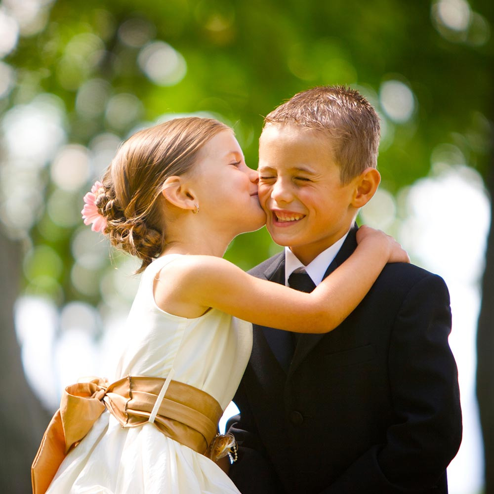 Kinder Hochzeit
 Festliche Kindermode einfach mieten Kilenda