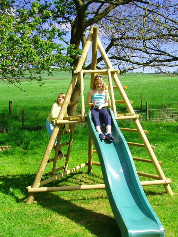 Kinderrutsche Garten
 Kinderrutsche im Garten garantiert großen Kinderspaß