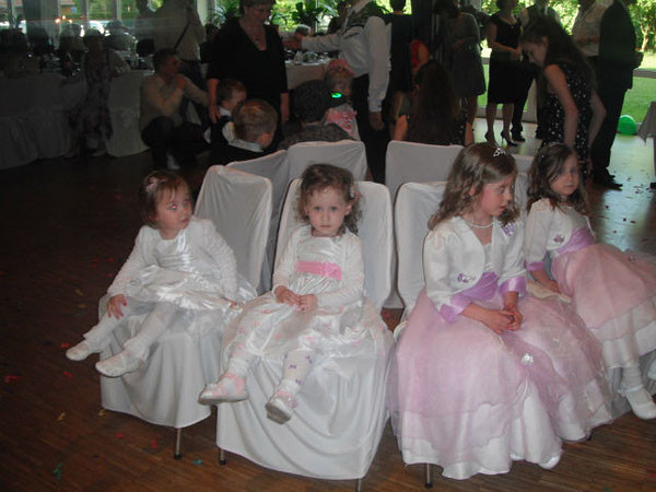 Kinderspiele Hochzeit
 Hochzeit Fotos 37 ♥♥♥♥♥♥♥♥♥♥♥♥♥♥ fakir1s Webseite