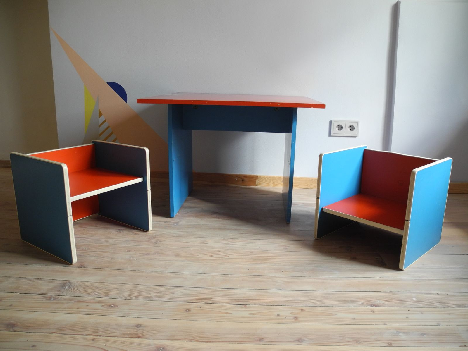 Kindertisch Und Stühle
 Kindertisch und stühle 1970er bei Pamono kaufen