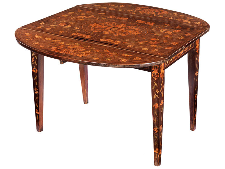 Klappbarer Tisch
 Klappbarer Tisch mit farbigen Intarsien Hampel Fine Art