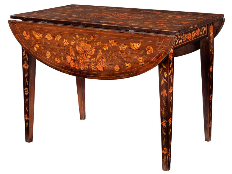 Klappbarer Tisch
 Klappbarer Tisch mit farbigen Intarsien Hampel Fine Art