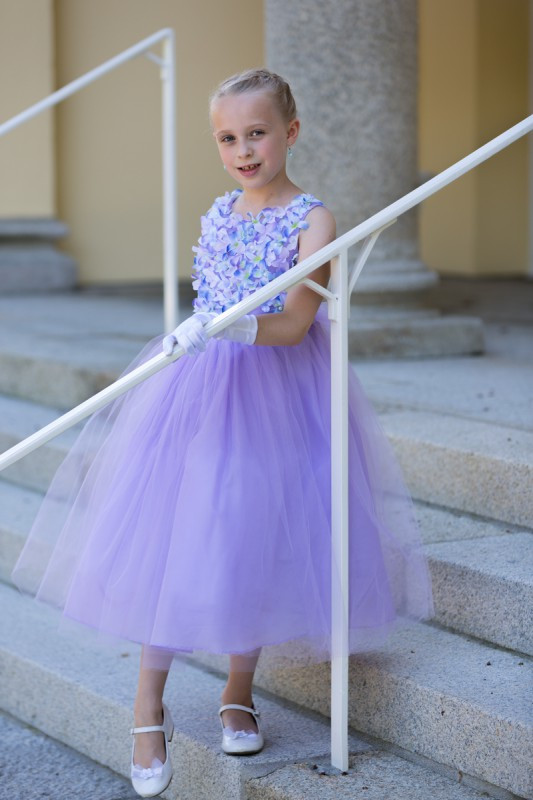 Kleid Flieder Hochzeit
 BIMARO Mädchen Kleid Rosalie flieder lila Blüten Perlen