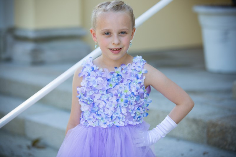 Kleid Flieder Hochzeit
 BIMARO Mädchen Kleid Rosalie flieder lila Blüten Perlen