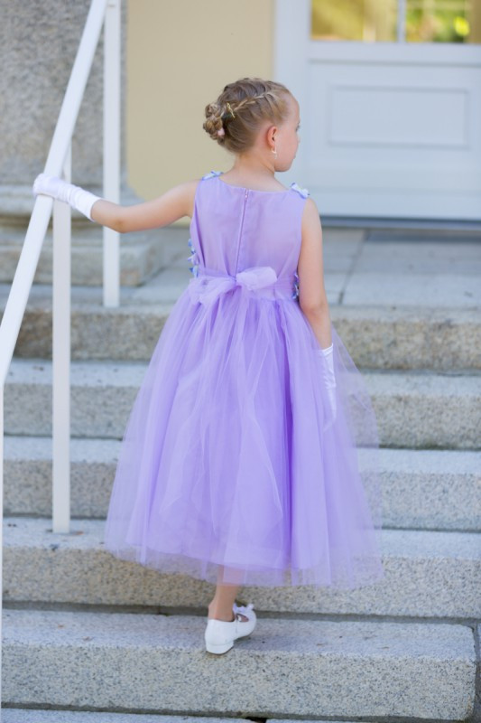 Kleid Flieder Hochzeit
 BIMARO Mädchen Kleid Rosalie flieder lila Blüten Perlen