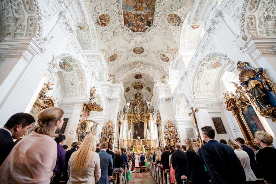 Kloster Holzen Hochzeit
 Sommerliche Traumhochzeit in Kloster Holzen mit Fototipps