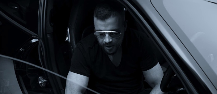 Kollegah Aks Im Wandschrank
 Kollegah AKs im Wandschrank Video