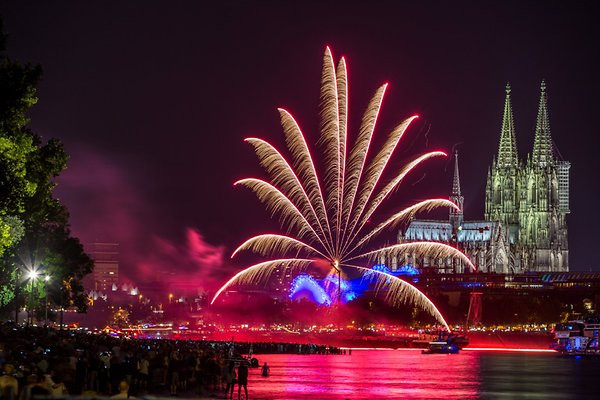 Kölner Lichter Live Stream
 Im Artikel Jetzt gekürt Das schönste „Kölner Lichter