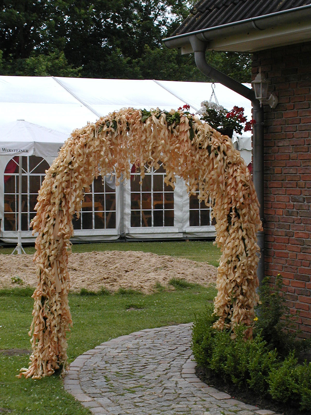 Kranz Hochzeit
 File Hoelzerne hochzeit 03 kranz bogen Wikimedia mons