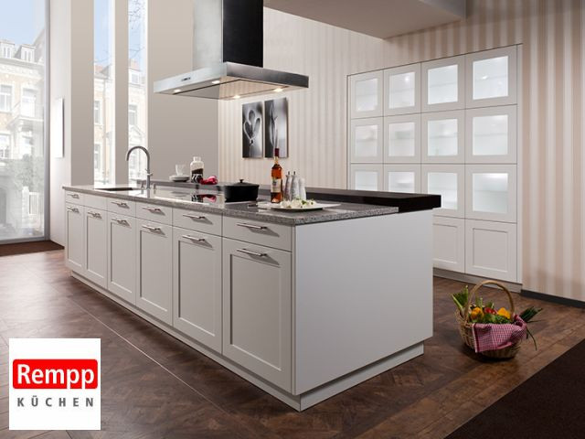 Küche Holz Weiß
 Hochwertige Küche in weiß mit Holz – Infos & Angebote