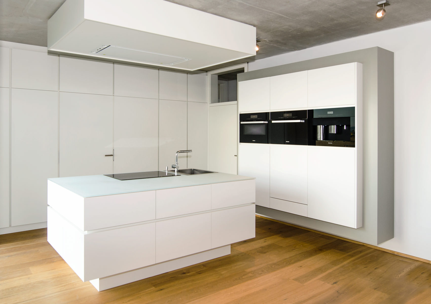 Küche Weiß
 Küche Eiche weiss – Reiner Knabl – Möbelwerkstatt