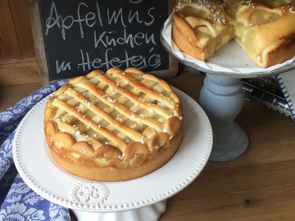 Kuchen Mit Apfelmus
 Apfelmus Kuchen mit Hefeteig von crio