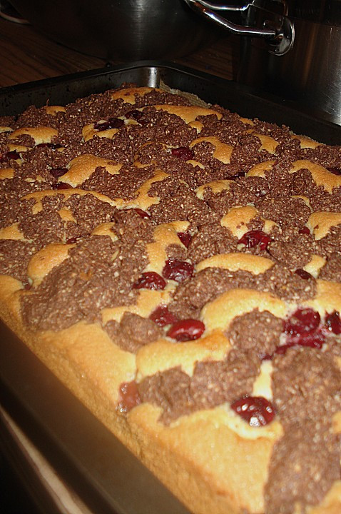 Kuchen Mit Schokostreusel
 Kirsch Schokostreusel Kuchen Rezept mit Bild