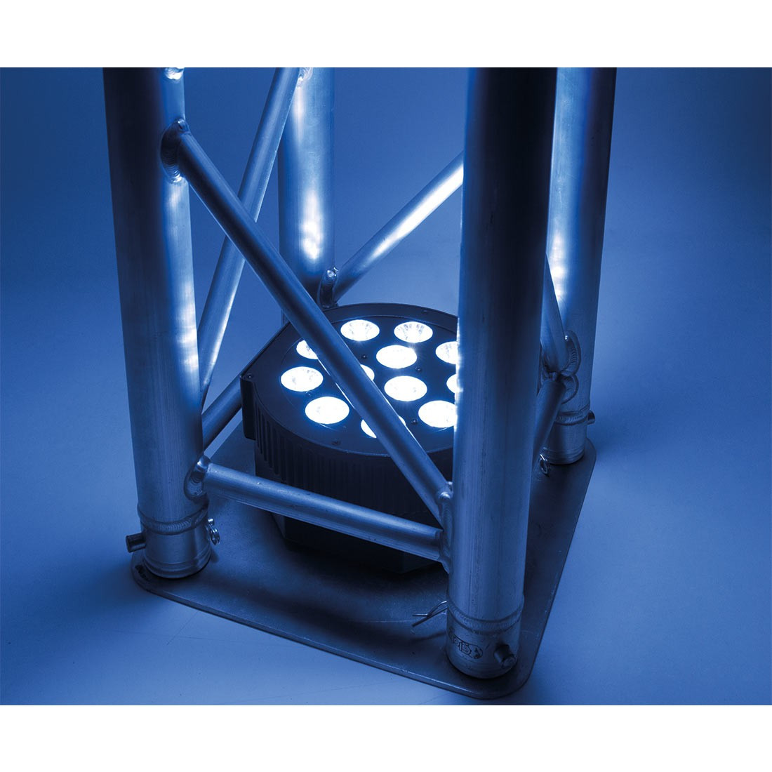 Led Lampe
 ADJ 12P HEX LED lampe med UV → Køb online HER