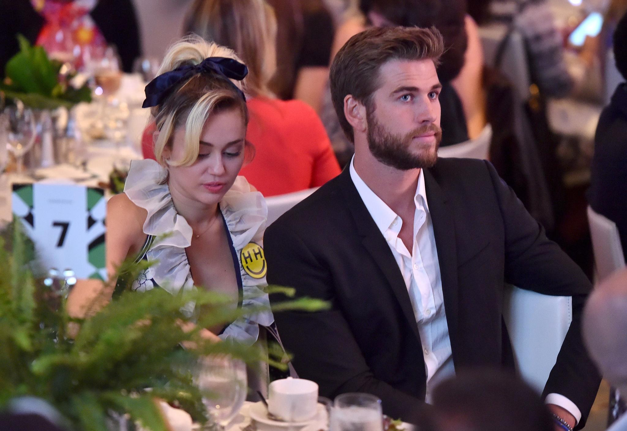 Liam Hemsworth Miley Cyrus Hochzeit
 Miley Cyrus Liam Hemsworth Betrügt er sie mit einer