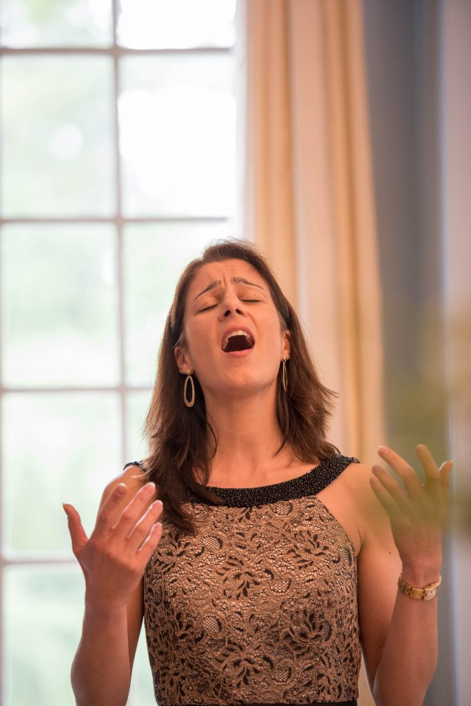 Lieder Hochzeit Kirche Sängerin
 Trauung in katholischer Kirche in Bazenheid Sängerin