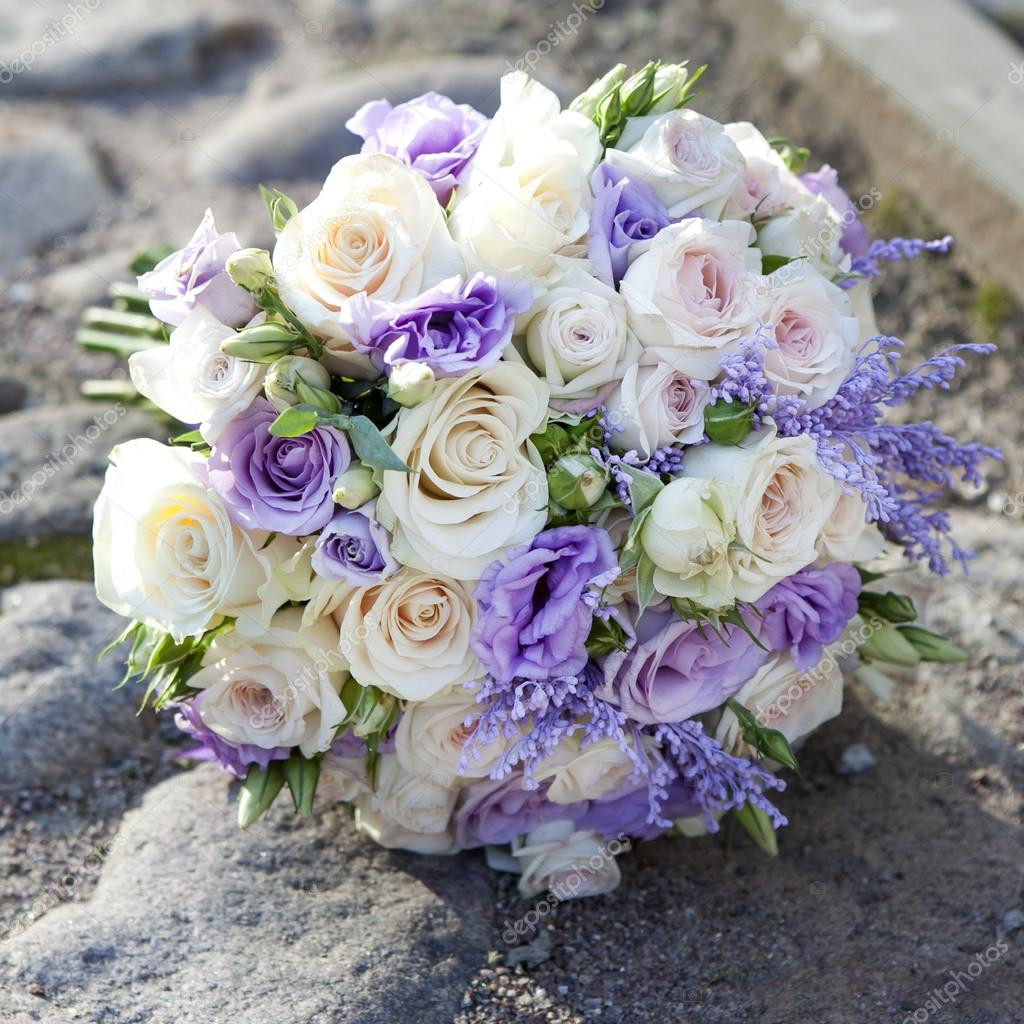 Lisianthus Brautstrauß
 Brautstrauß mit Rose und lisianthus — Stockfoto