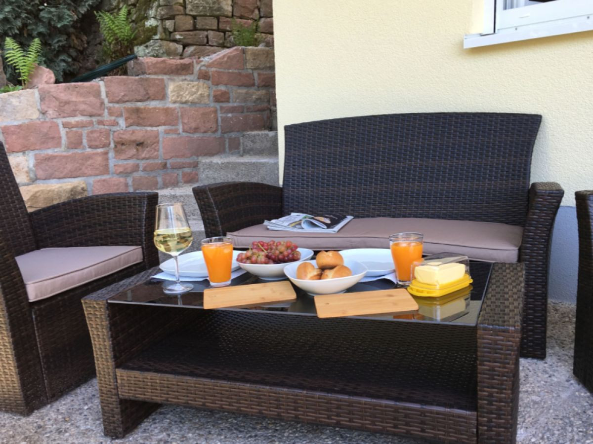 Loungemöbel Terrasse
 Ferienwohnung SchlafGut St Martin in der Pfalz Frau