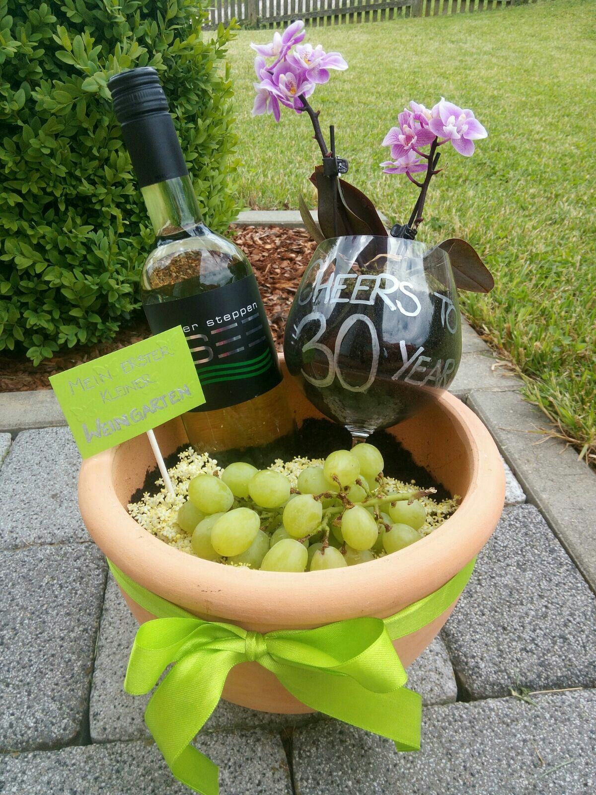 Lustige Geschenke Für Männer Selber Machen
 Mein erster kleiner Weingarten Geschenke