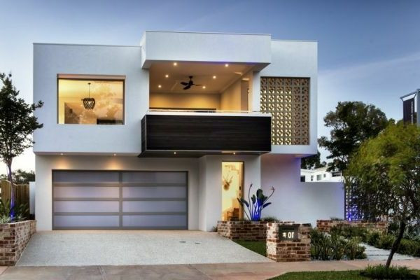 Luxus Haus
 Schöne Terrasse und großer Garage im weißen luxus Haus