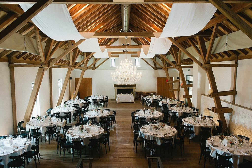 Maisenburg Hochzeit
 Liebevolle Scheunenhochzeit auf der Maisenburg