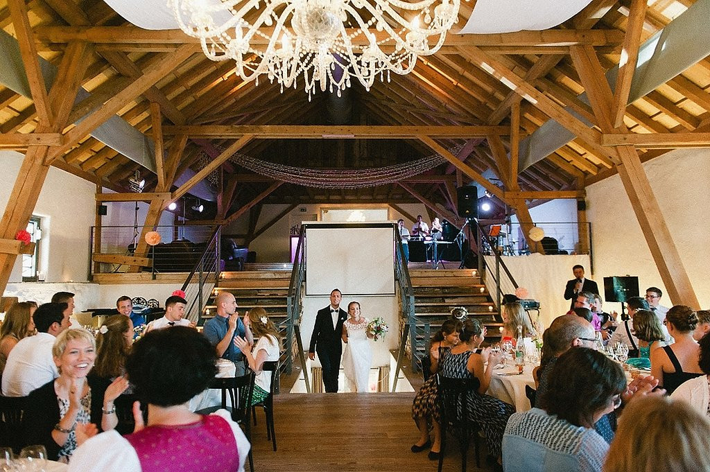 Maisenburg Hochzeit
 Liebevolle Scheunenhochzeit auf der Maisenburg