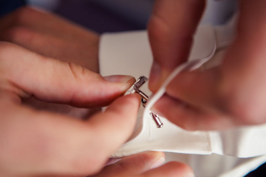 Manschettenknoepfe Hochzeit
 Hochzeitsfotografin in Fürstenfeldbruck Tanja Ganzer