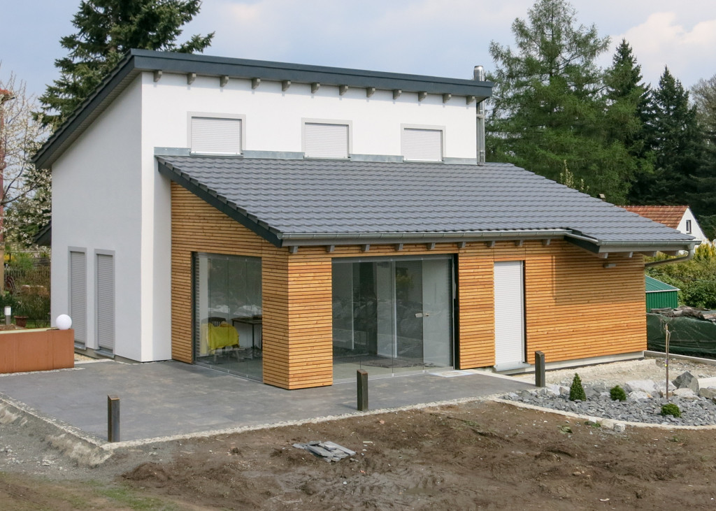 Massiv Haus
 Komplett Dach Wittichenau GmbH HOLZ MASSIV HAUS Wohnen