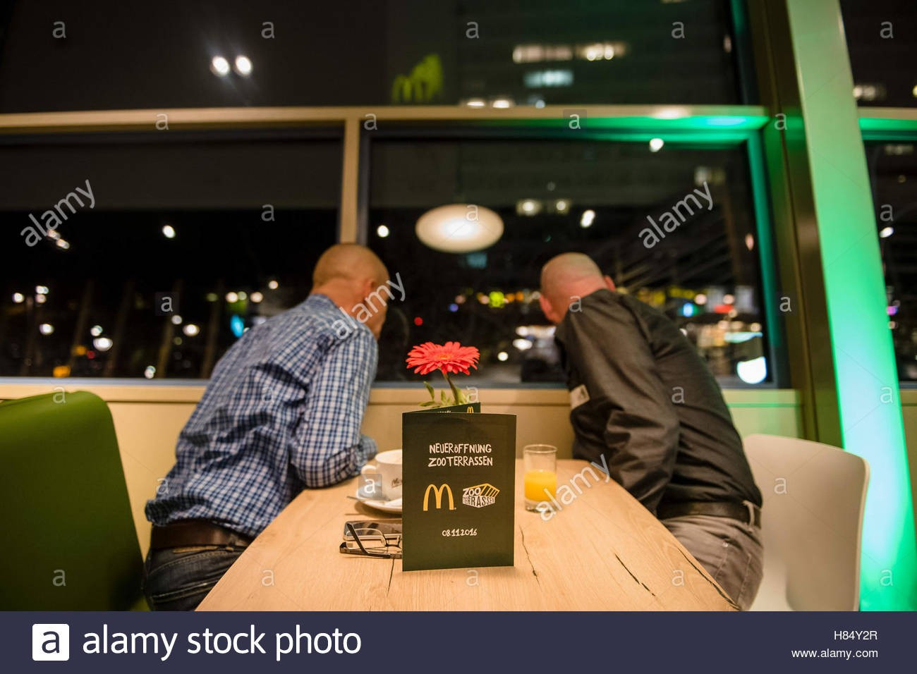 Mcdonalds Zoologischer Garten
 Berlin Zoologischer Garten Station In Stockfotos Berlin