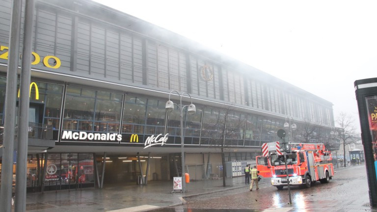 Mcdonalds Zoologischer Garten
 Feuer im Bahnhof Zoo Feuerwehreinsatz am Silvestertag – B