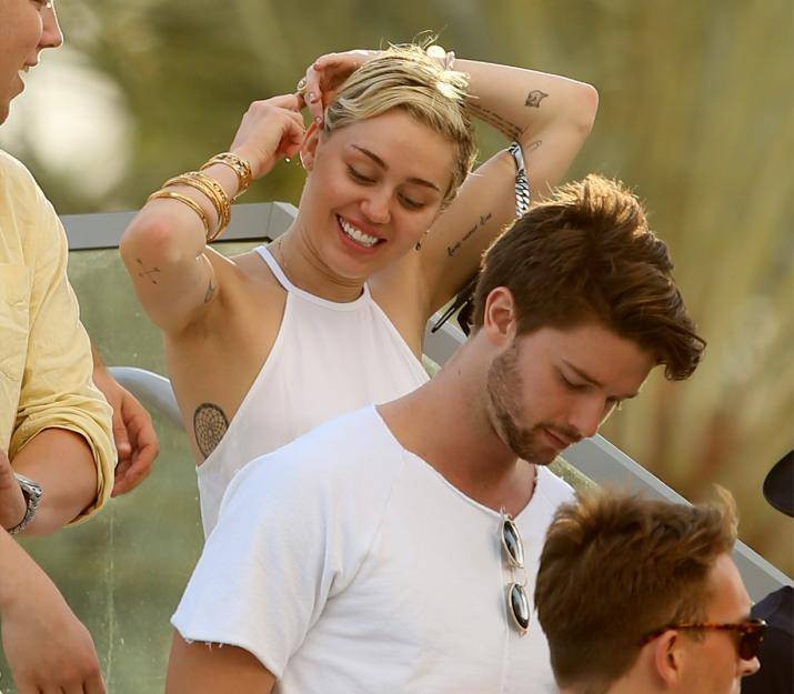 Miley Cyrus Hochzeit
 Miley Cyrus Heimliche Hochzeit mit Patrick Schwarzenegger