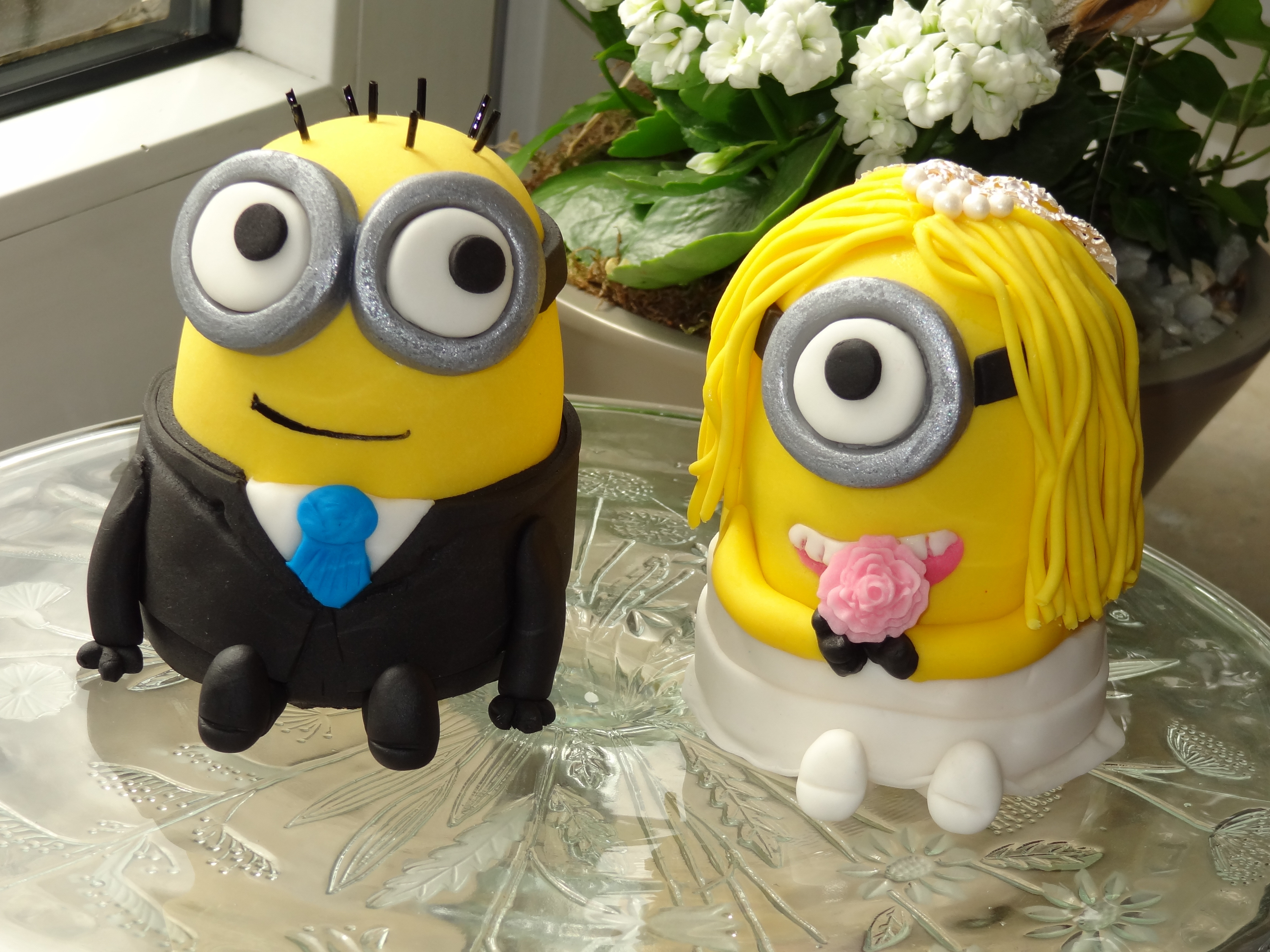 Minions Hochzeit
 Die Minions sind los – ausgefallener Wedding Topper – Cake