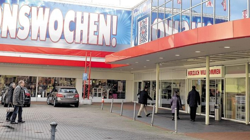 Möbel Rück Oberhausen
 Mitarbeiter von "Möbel Rück" in Oberhausen fürchten um