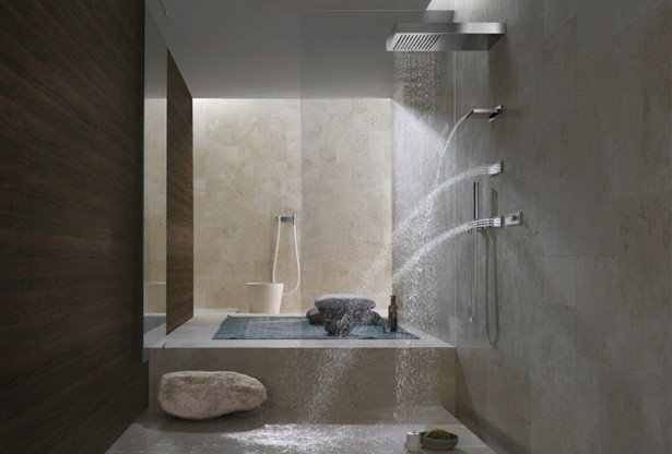 Moderne Dusche
 Moderne badewanne mit dusche