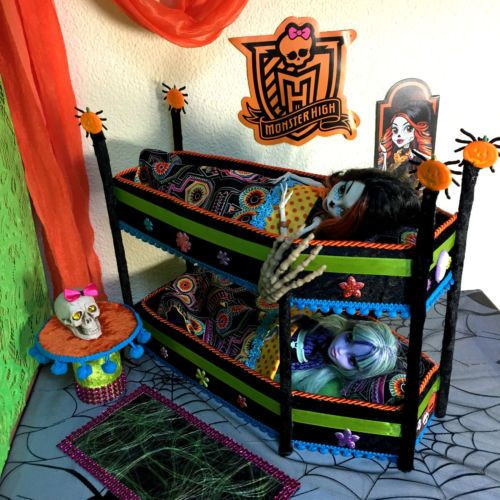 Monster High Haus
 pinkrosemh Monster Couch Sofa Moebel Bed Furniture fuer