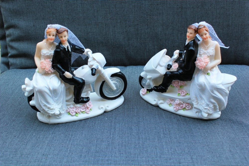 Motorrad Hochzeit
 Brautpaar mit Motorrad oder Roller bei uns erhältlich